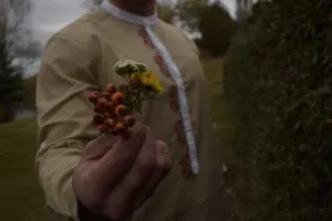 Ленена мъжка риза с шевица „Дърво на живота“ - Image 3